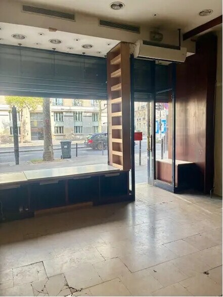 Local commercial dans Paris à vendre - Photo de l’immeuble – Image 2 sur 4