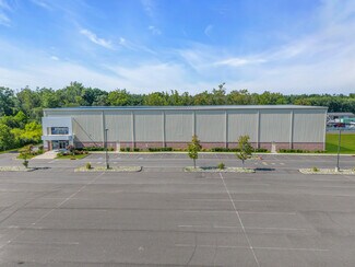 Plus de détails pour 269 Squankum Rd, Farmingdale, NJ - Sports et loisirs à vendre