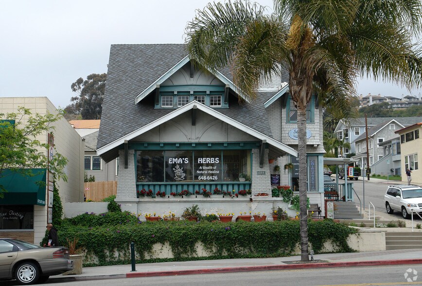 695-697 E Main St, Ventura, CA à vendre - Photo de l’immeuble – Image 2 sur 3