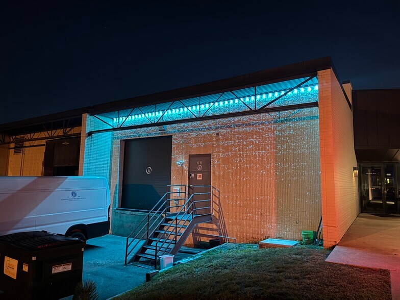 2525 Nevada Ave N, Golden Valley, MN à vendre - Photo de l’immeuble – Image 2 sur 30