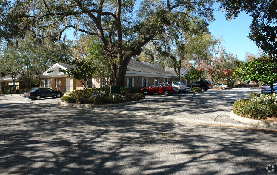 2623 McCormick Dr, Clearwater, FL à louer - Photo de l’immeuble – Image 2 sur 18