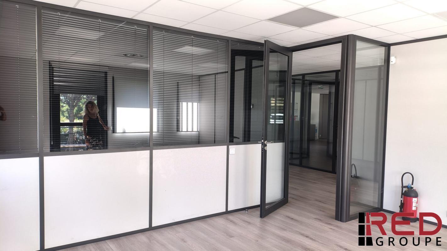 Bureau dans Venelles à louer Photo de l’immeuble– Image 1 sur 12