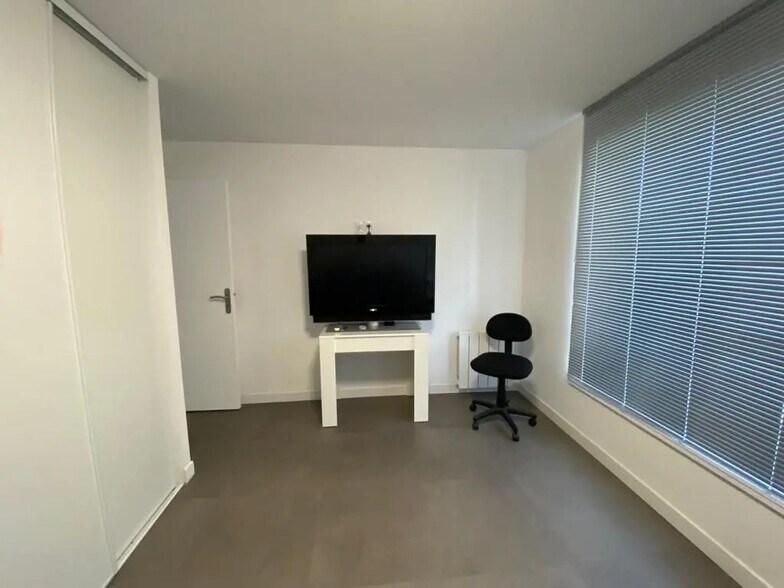 Bureau dans Puteaux à louer - Photo de l’immeuble – Image 2 sur 13