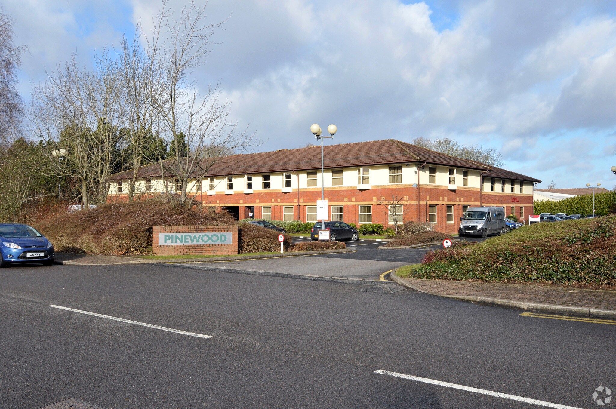 Bell Heath Way, Birmingham à louer Photo principale– Image 1 sur 23