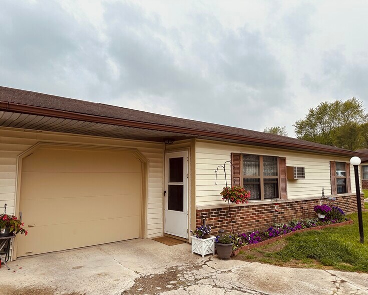 100 Lee St, Shirley, IN à vendre - Photo principale – Image 1 sur 7