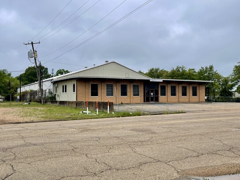 2689 Livingston Rd, Jackson, MS à vendre - Photo de l’immeuble – Image 3 sur 27