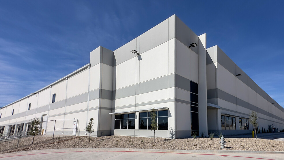 11750 Gateway Blvd E, Socorro, TX à louer - Photo de l’immeuble – Image 1 sur 13