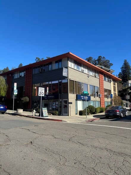 2070 Mountain Blvd, Oakland, CA à louer - Photo principale – Image 1 sur 18