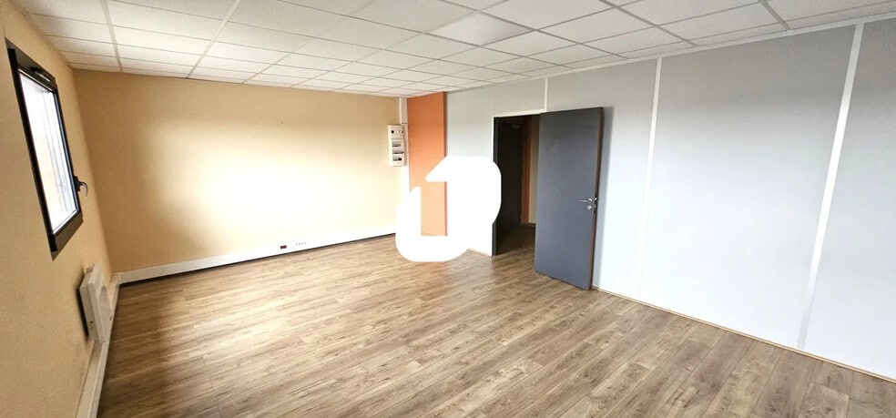 Bureau dans Courrières à vendre - Photo de l’immeuble – Image 3 sur 5