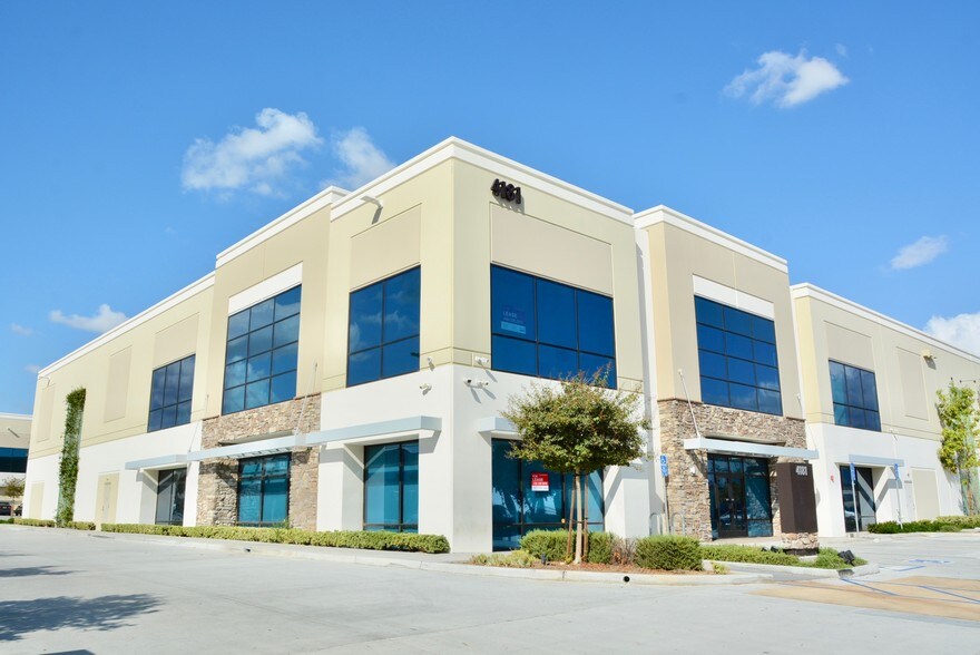 4181 Temple City Blvd, El Monte, CA à louer - Photo de l’immeuble – Image 3 sur 7