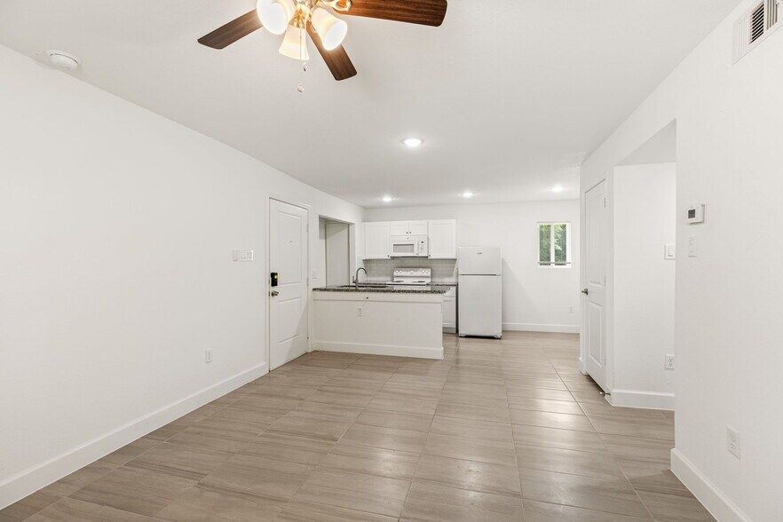 4410 Bellfort St, Houston, TX à vendre - Photo intérieure – Image 3 sur 7