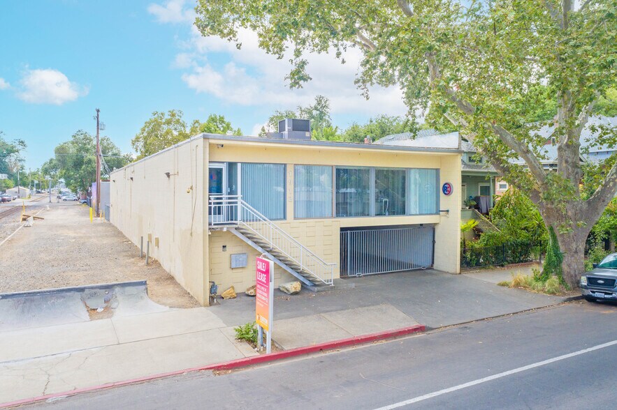 1912 F St, Sacramento, CA à vendre - Photo de l’immeuble – Image 3 sur 21