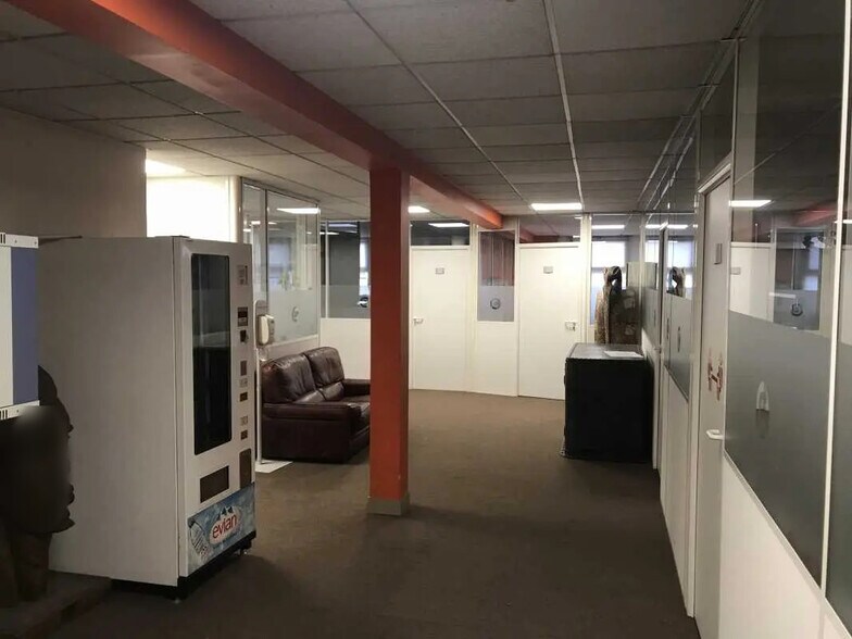 Bureau dans Bagnolet à louer - Photo de l’immeuble – Image 3 sur 12