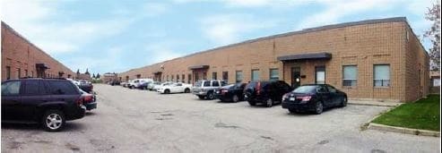 12 Strathearn Av, Brampton, ON à vendre - Photo de l’immeuble – Image 3 sur 4