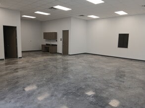 7265 W 43rd St, Houston, TX à louer Photo de l’immeuble– Image 2 sur 6