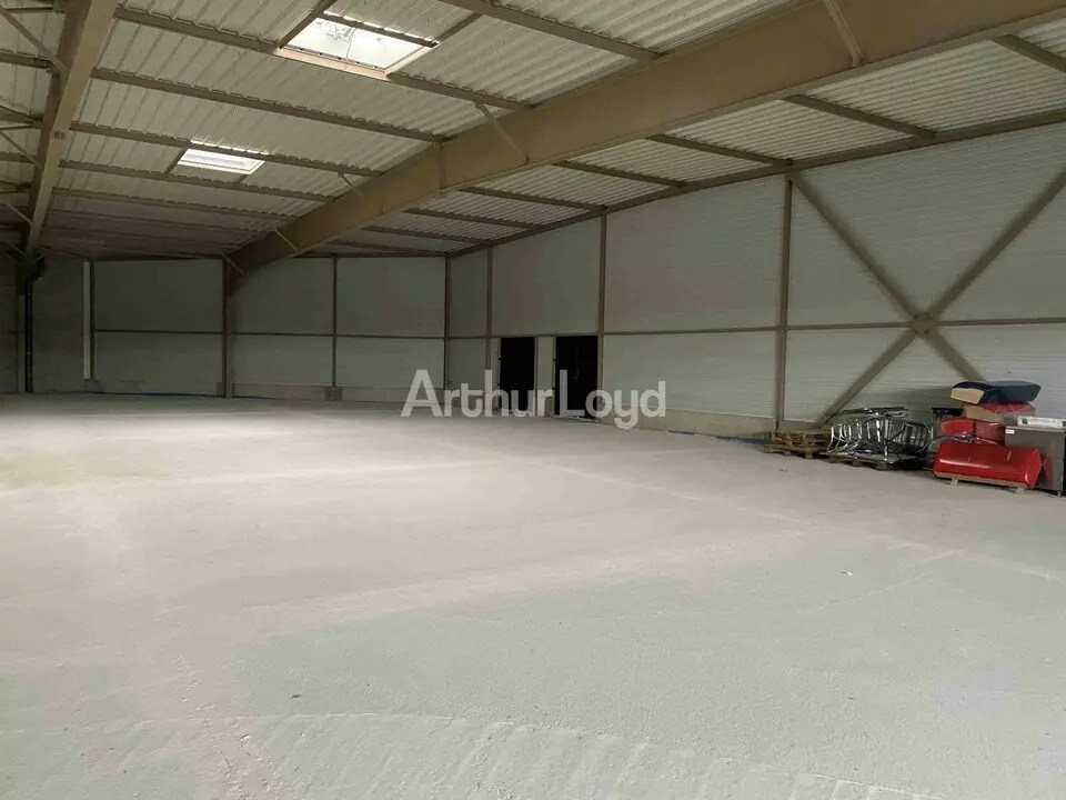 Local commercial dans Champigny à louer Photo de l’immeuble– Image 1 sur 2