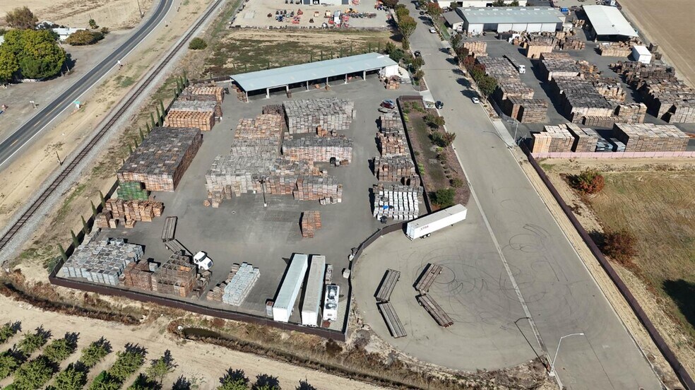 2161 L St, Newman, CA à vendre - Photo de l’immeuble – Image 2 sur 10