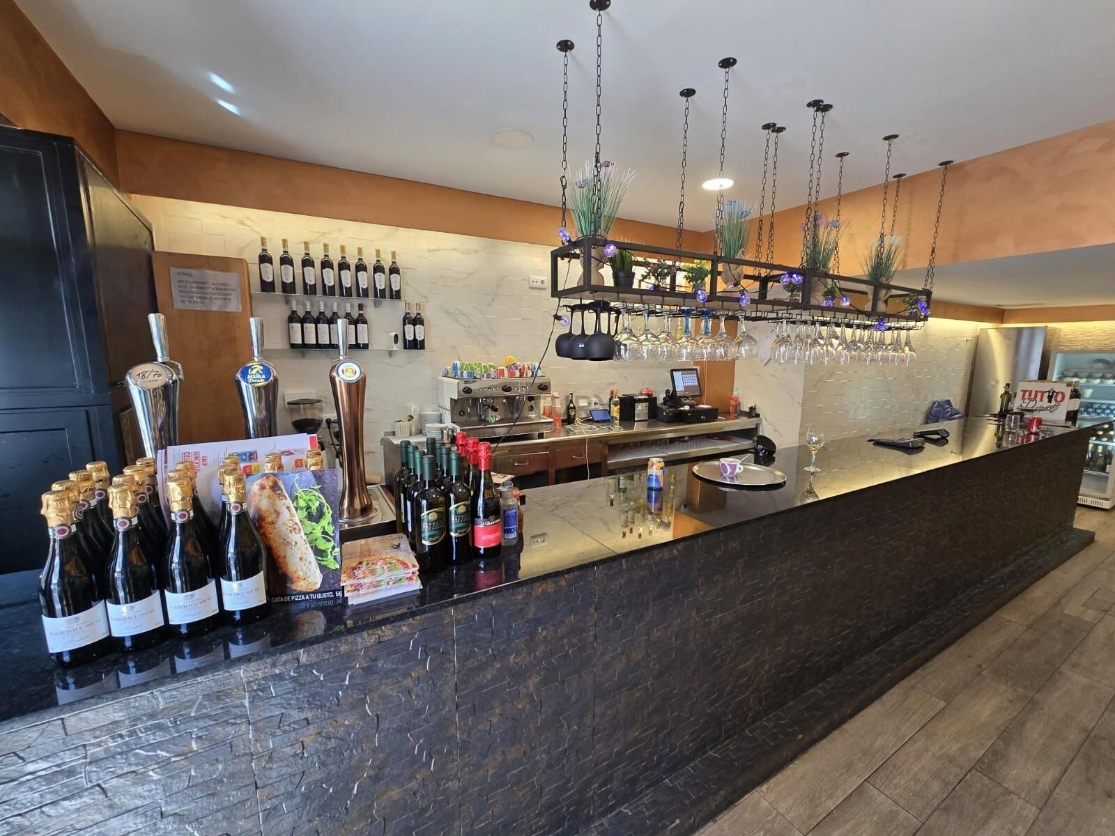 Local commercial dans Barcelone, Barcelona à louer Photo intérieure– Image 1 sur 8