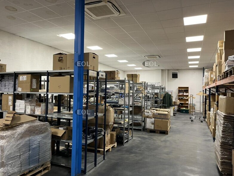 Local d’activités dans Asnières-sur-Oise à louer - Photo de l’immeuble – Image 2 sur 6