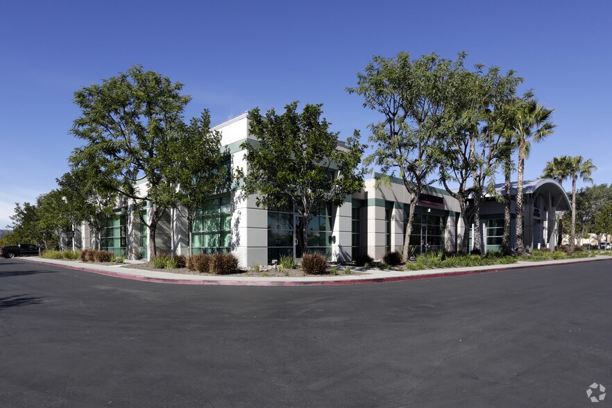 24910 Las Brisas Rd, Murrieta, CA à vendre - Photo de l’immeuble – Image 3 sur 6