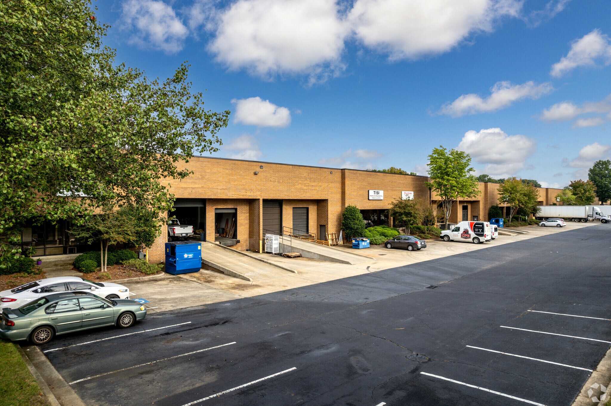 3400 Woodpark Blvd, Charlotte, NC à louer Photo de l’immeuble– Image 1 sur 10