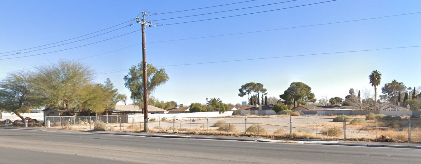 3995 Vegas dr, Las Vegas, NV à louer Photo principale– Image 1 sur 3