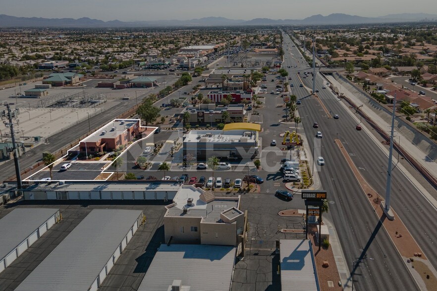 8630 W Cheyenne Ave, Las Vegas, NV à louer - Photo de l’immeuble – Image 2 sur 3