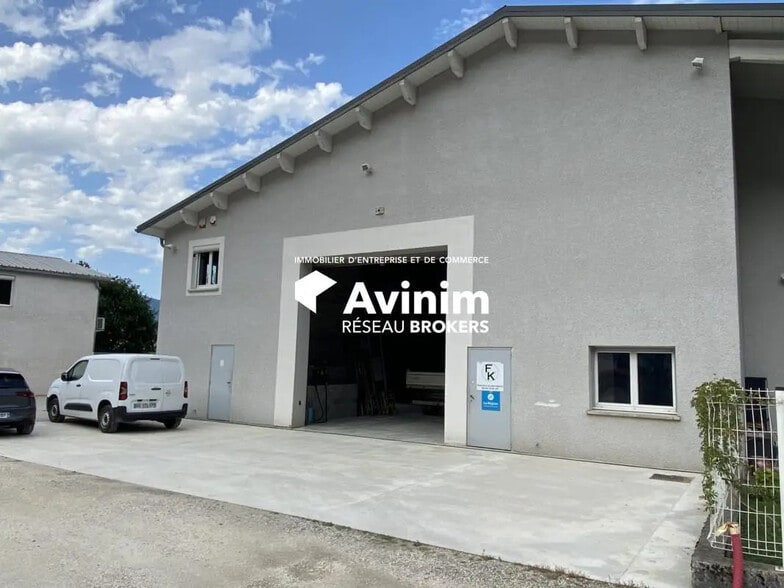 Local d'activités dans Noyarey à vendre - Photo de l’immeuble – Image 1 sur 15