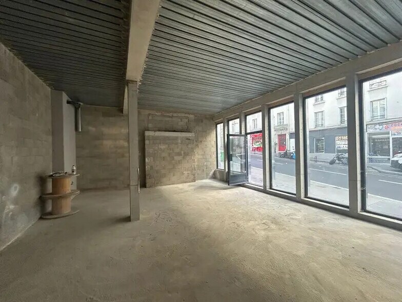 Local commercial dans Paris à louer - Photo de l’immeuble – Image 2 sur 4