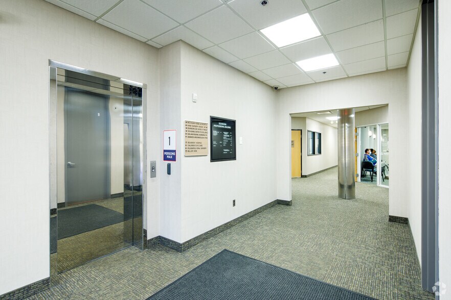 22731 Newman St, Dearborn, MI à louer - Hall d’entrée – Image 3 sur 5