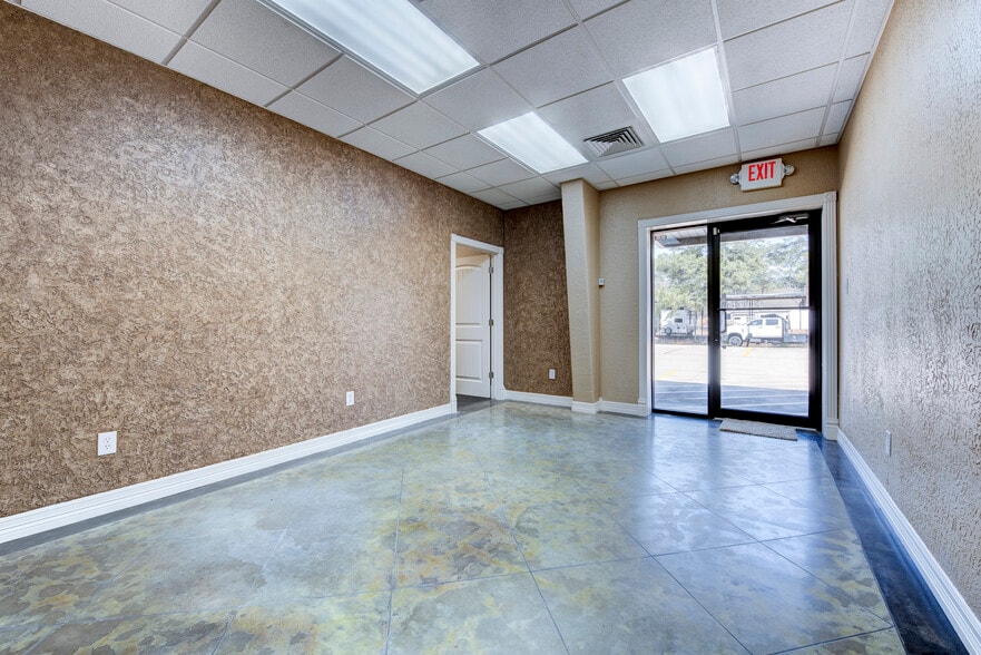 11180 Cox Rd, Conroe, TX à louer - Photo intérieure – Image 3 sur 11