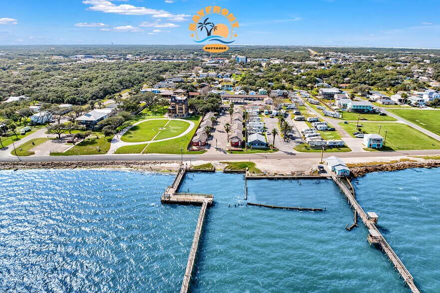 309 S Fulton Beach Rd, Rockport, TX à vendre - Photo de l’immeuble – Image 1 sur 52