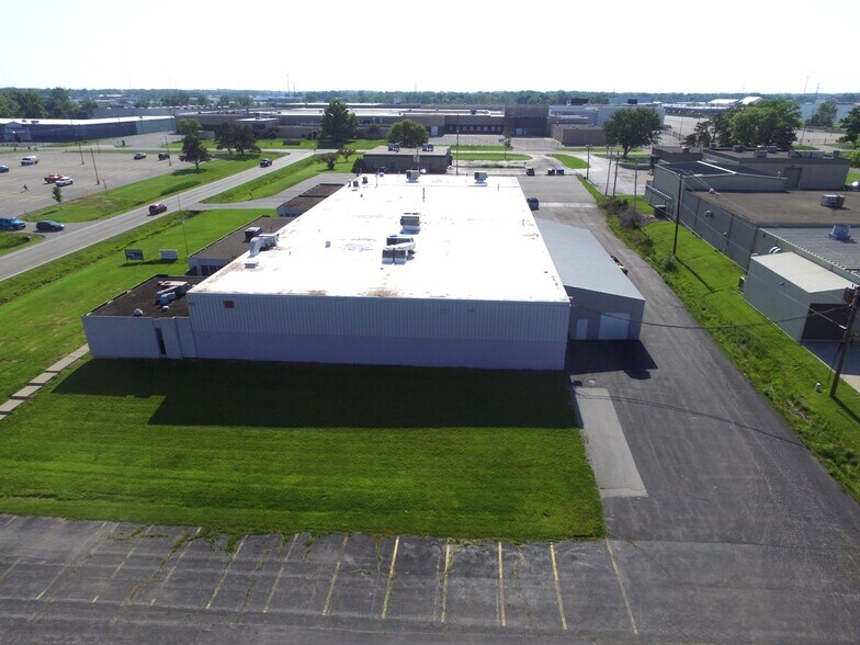 1530 Progress Rd, Fort Wayne, IN à vendre - Photo de l’immeuble – Image 3 sur 12