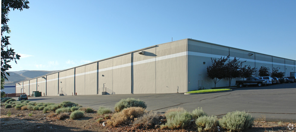 450 Lillard Dr, Sparks, NV à louer - Photo de l’immeuble – Image 3 sur 4