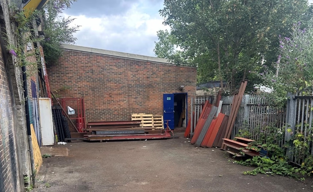 370-379 Station Rd, Londres à louer Photo de l’immeuble– Image 1 sur 3