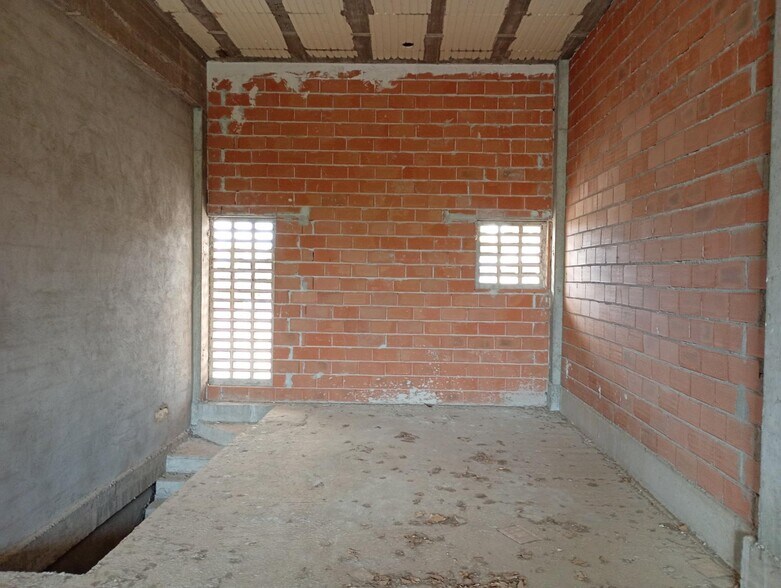 Local commercial dans La Nucia, Alicante à vendre - Photo de l’immeuble – Image 3 sur 9