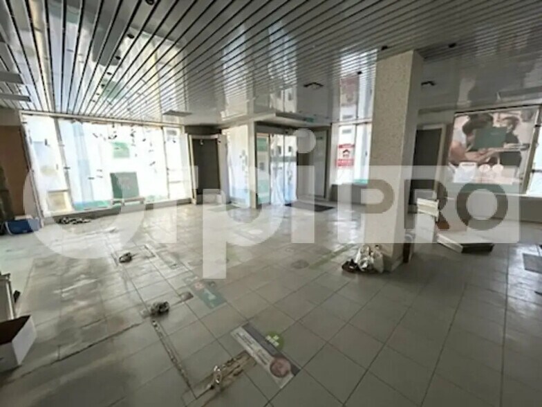 Local commercial dans Compiègne à louer - Photo de l’immeuble – Image 2 sur 4