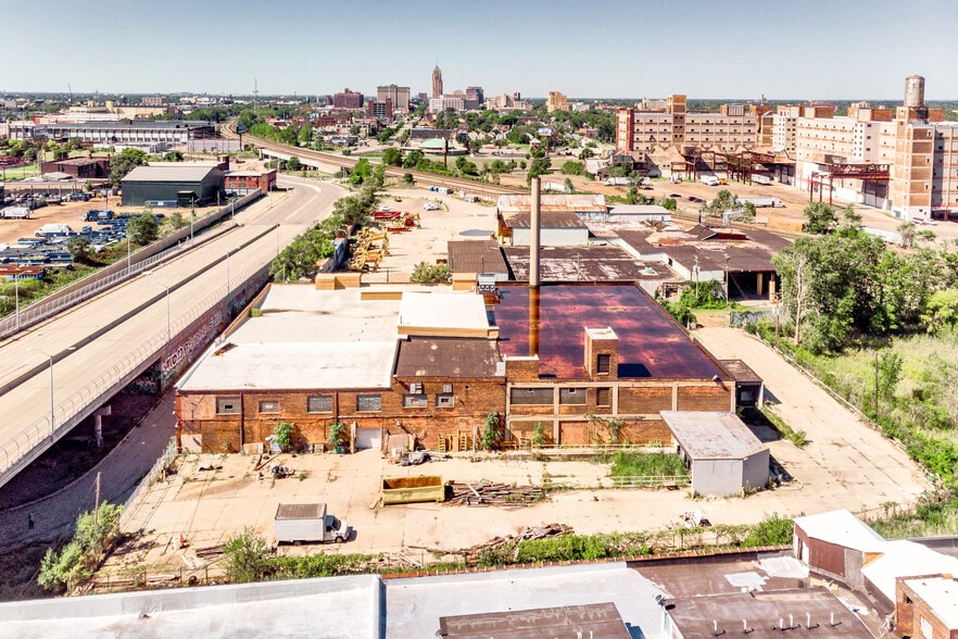 2600 E Grand Blvd, Detroit, MI à vendre - Photo de l’immeuble – Image 2 sur 16