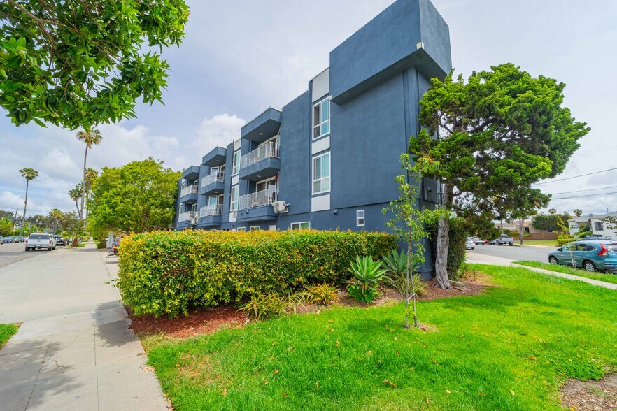 2120 Mission Ave, San Diego, CA à vendre - Photo de l’immeuble – Image 3 sur 22
