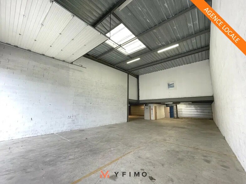 Local d'activités dans Aubergenville à vendre - Photo intérieure – Image 1 sur 7