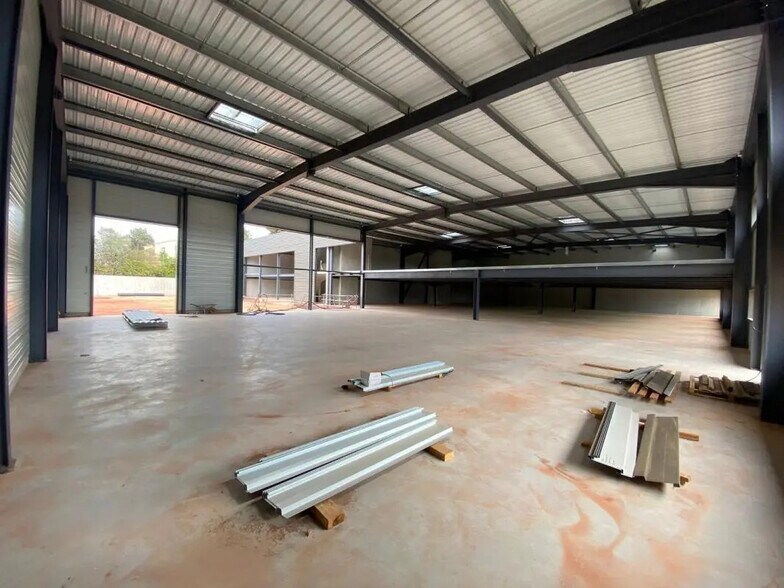 Local d'activités dans Ollioules à vendre - Photo intérieure – Image 2 sur 5