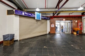 2875 W Eighth St, Brooklyn, NY à louer Photo intérieure– Image 2 sur 2