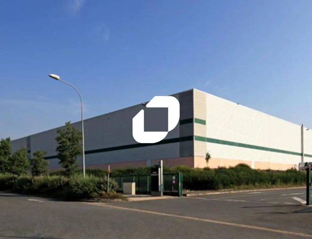 Industriel/Logistique dans Ingré à louer Photo de l’immeuble– Image 1 sur 3