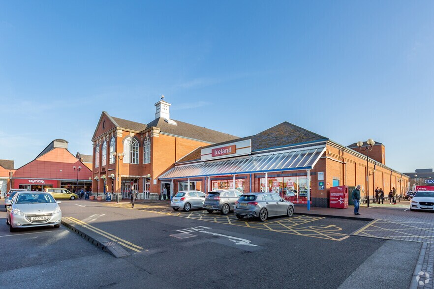 Octagon Centre, Burton On Trent à vendre - Photo principale – Image 1 sur 10