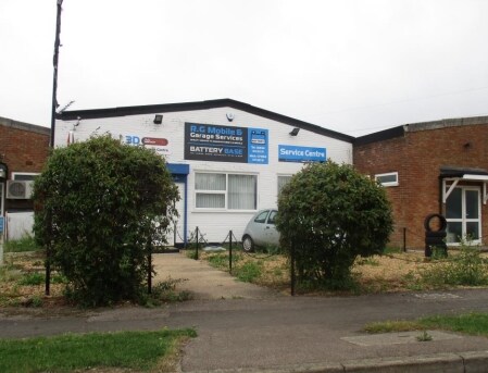 Manton Ln, Bedford à louer - Photo de l’immeuble – Image 2 sur 2