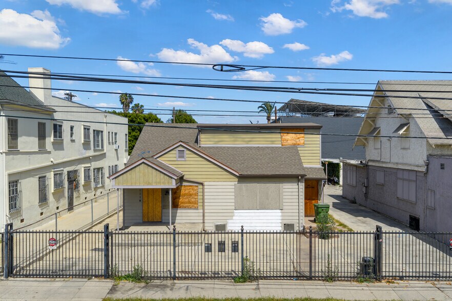 1116 N Gower St, Los Angeles, CA à vendre - Photo de l’immeuble – Image 1 sur 12