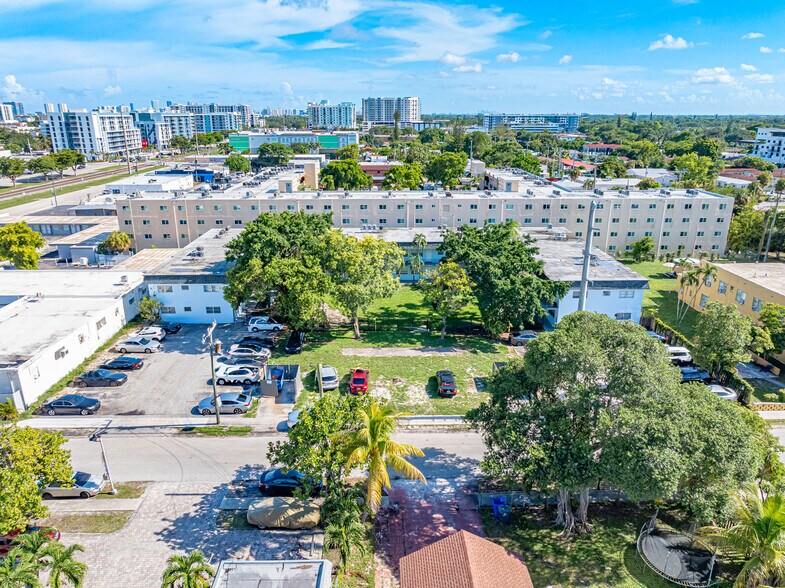 2134 Lincoln St, Hollywood, FL à vendre - Photo de l’immeuble – Image 3 sur 19