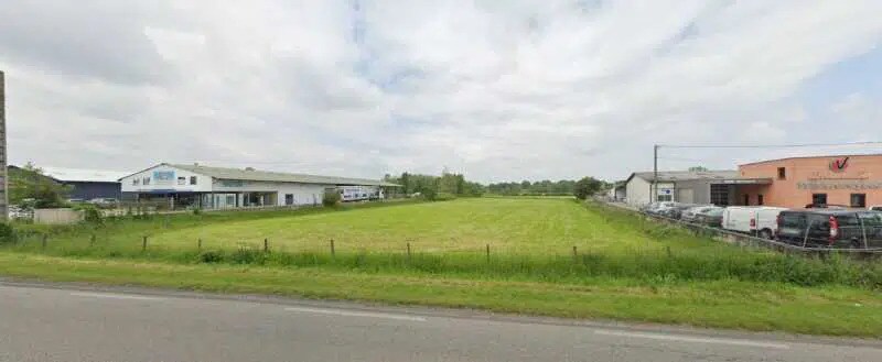 Local d'activités dans Saint-Denis-lès-Bourg à vendre - Photo de l’immeuble – Image 2 sur 11