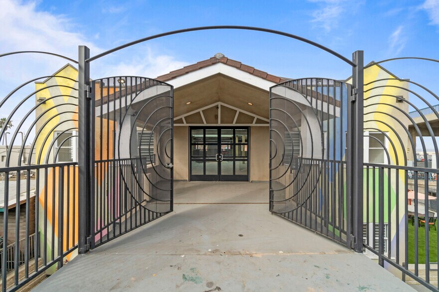 1605 Ocean Front Walk, Santa Monica, CA à louer - Photo de l’immeuble – Image 3 sur 89