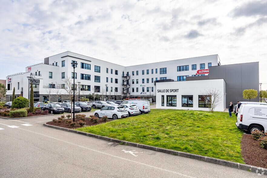 Bureau dans Genas à louer - Photo de l’immeuble – Image 3 sur 12